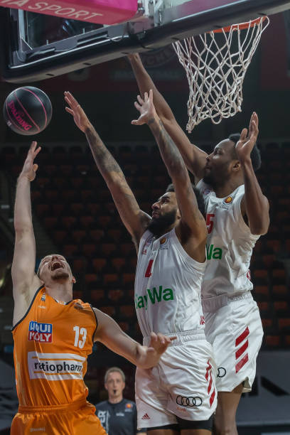 更加艰难 更加艰难